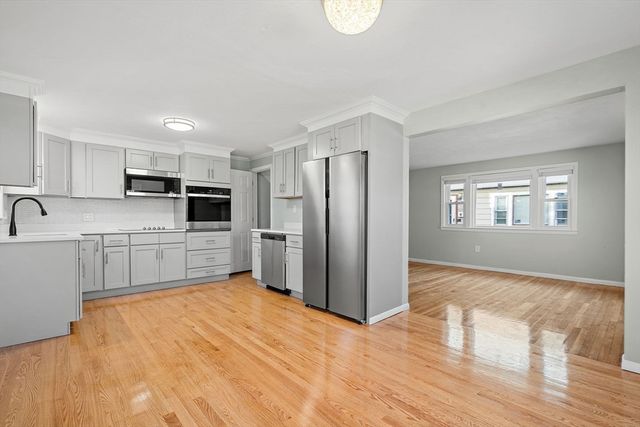 2 Starbird Ave 2, Boston, MA 02131