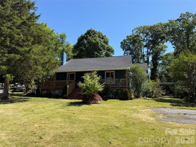 6228 Freedom Drive, Charlotte, NC 28214