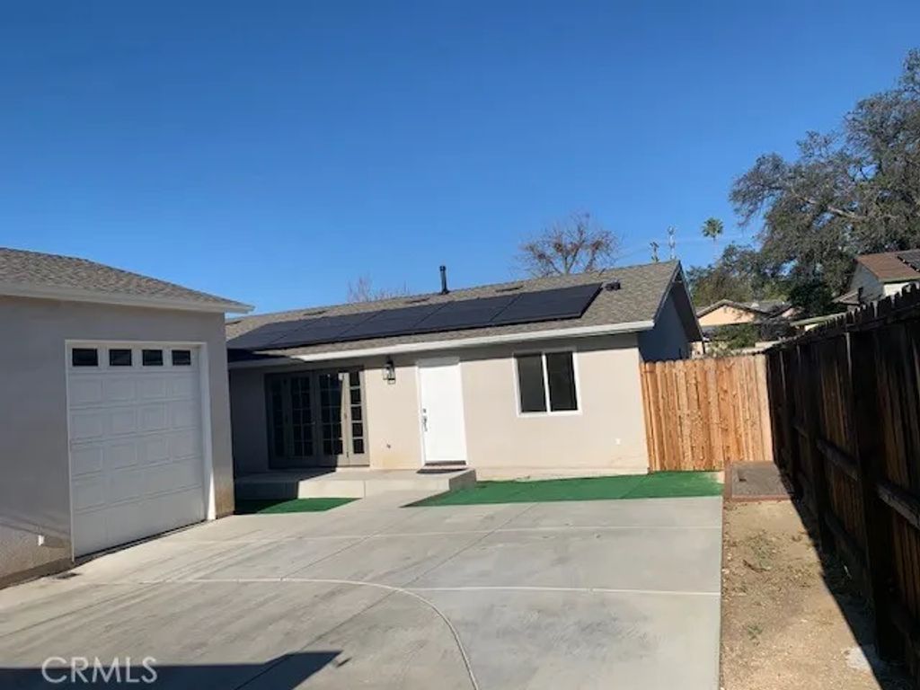 2050 8th, San Fernando, CA 91340