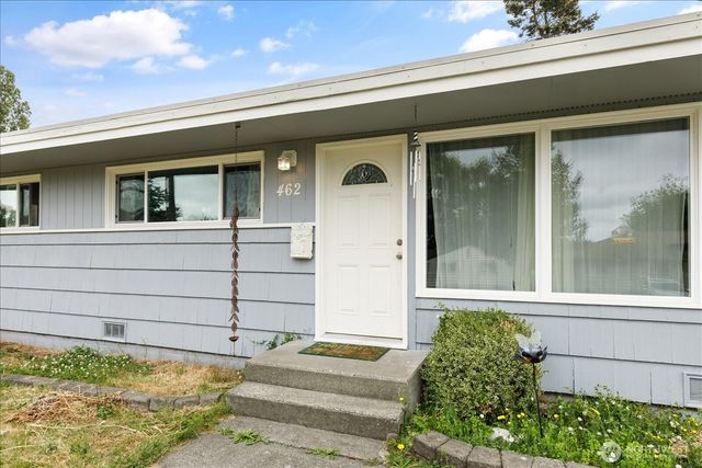 462 SE Quaker Street, Oak Harbor, WA 98277