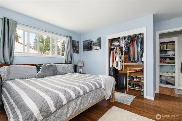 462 SE Quaker Street, Oak Harbor, WA 98277