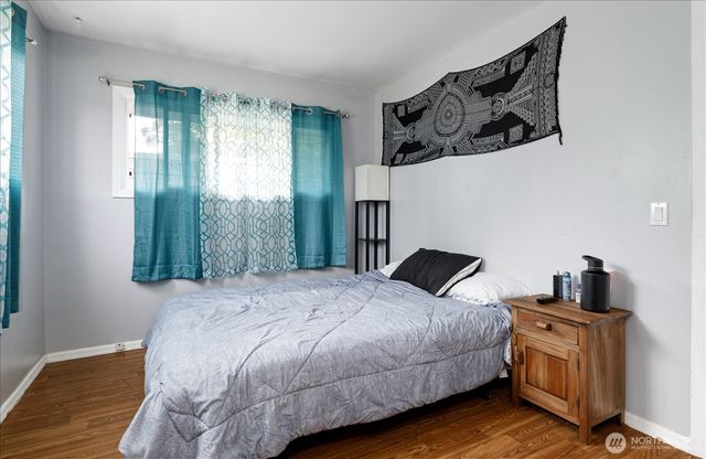 462 SE Quaker Street, Oak Harbor, WA 98277