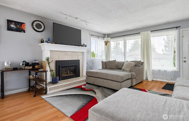 462 SE Quaker Street, Oak Harbor, WA 98277
