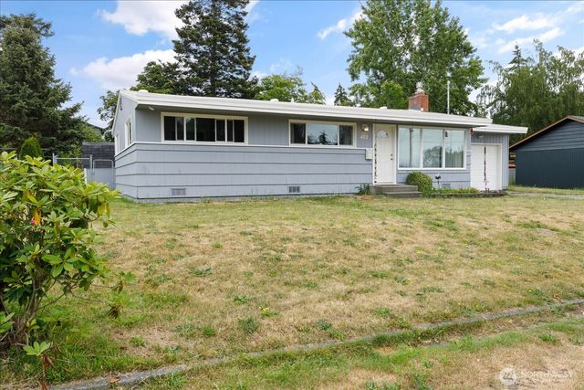 462 SE Quaker Street, Oak Harbor, WA 98277