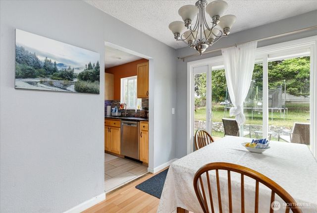 462 SE Quaker Street, Oak Harbor, WA 98277