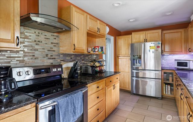 462 SE Quaker Street, Oak Harbor, WA 98277
