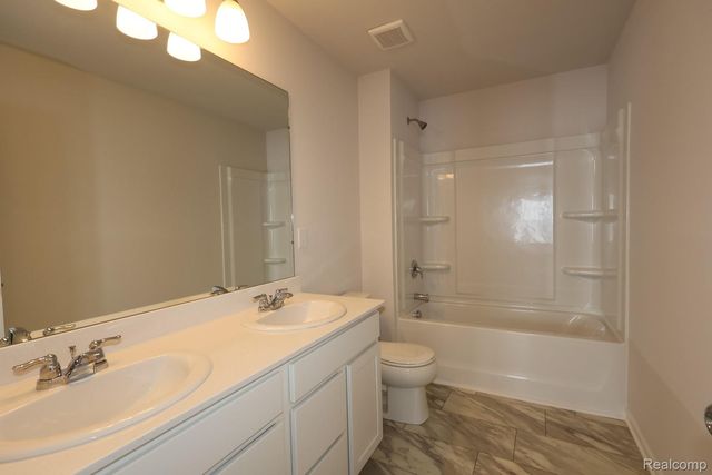 709 Whisperwood Way, Chelsea, MI 48118