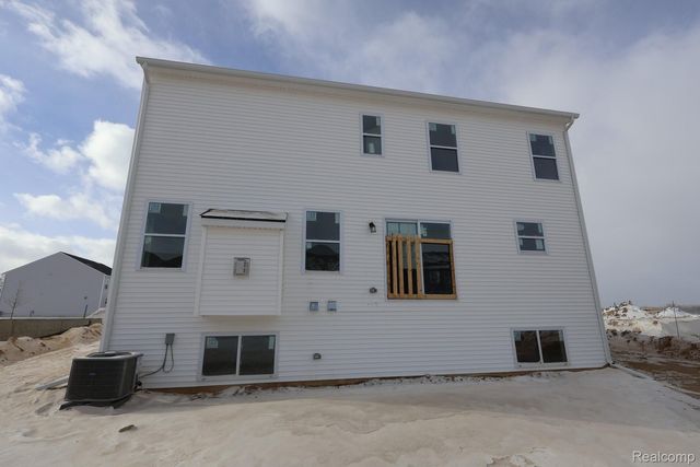 709 Whisperwood Way, Chelsea, MI 48118