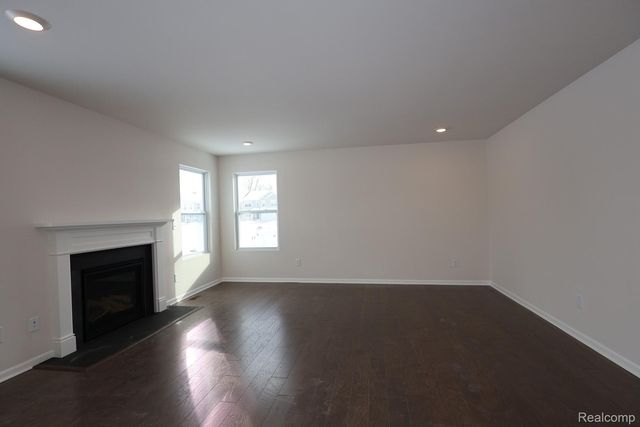 709 Whisperwood Way, Chelsea, MI 48118