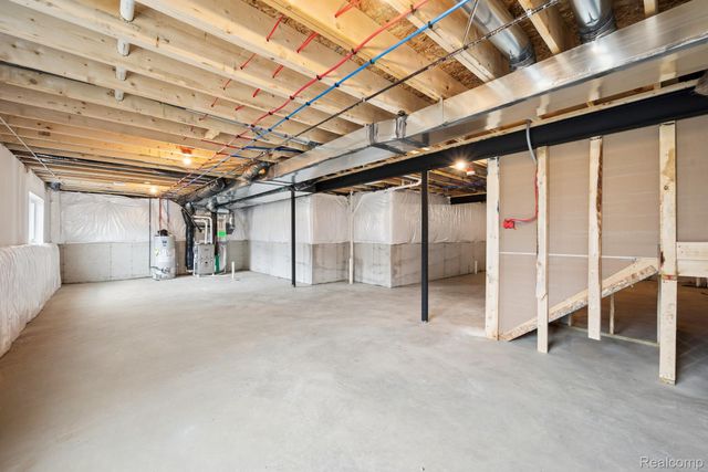 709 Whisperwood Way, Chelsea, MI 48118