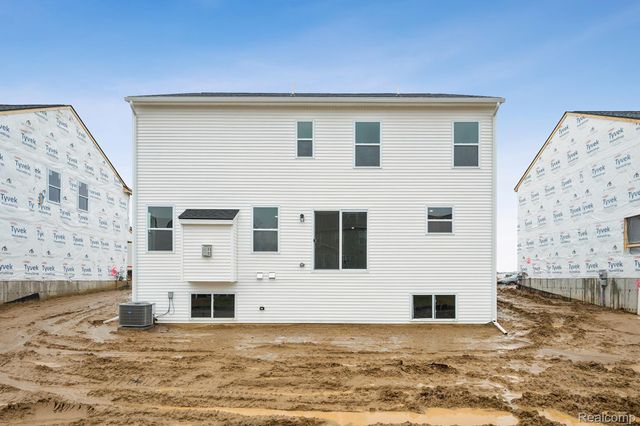 709 Whisperwood Way, Chelsea, MI 48118