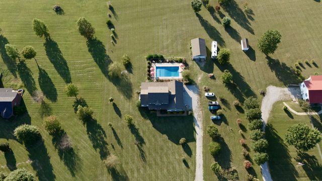 610 Rolling Meadows Ln, Rickman, TN 38580