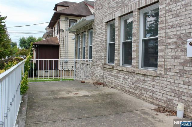 424 Lafayette Ave 1st Floor, Hawthorne, NJ 07506