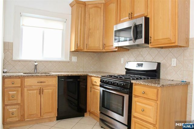 424 Lafayette Ave 1st Floor, Hawthorne, NJ 07506