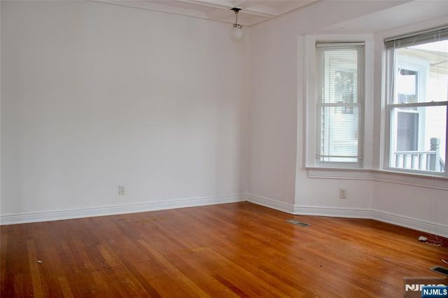 424 Lafayette Ave 1st Floor, Hawthorne, NJ 07506