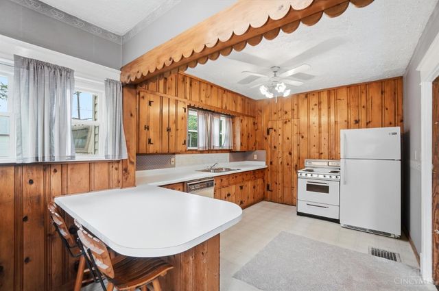 6 Sunset Place, Middletown, OH 45042
