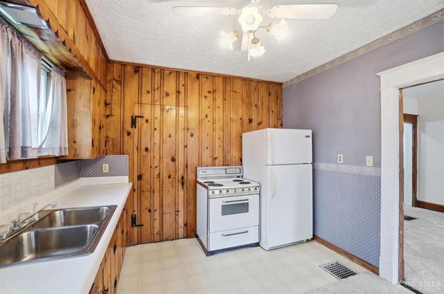 6 Sunset Place, Middletown, OH 45042