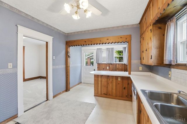 6 Sunset Place, Middletown, OH 45042