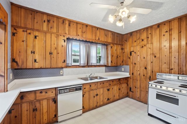 6 Sunset Place, Middletown, OH 45042