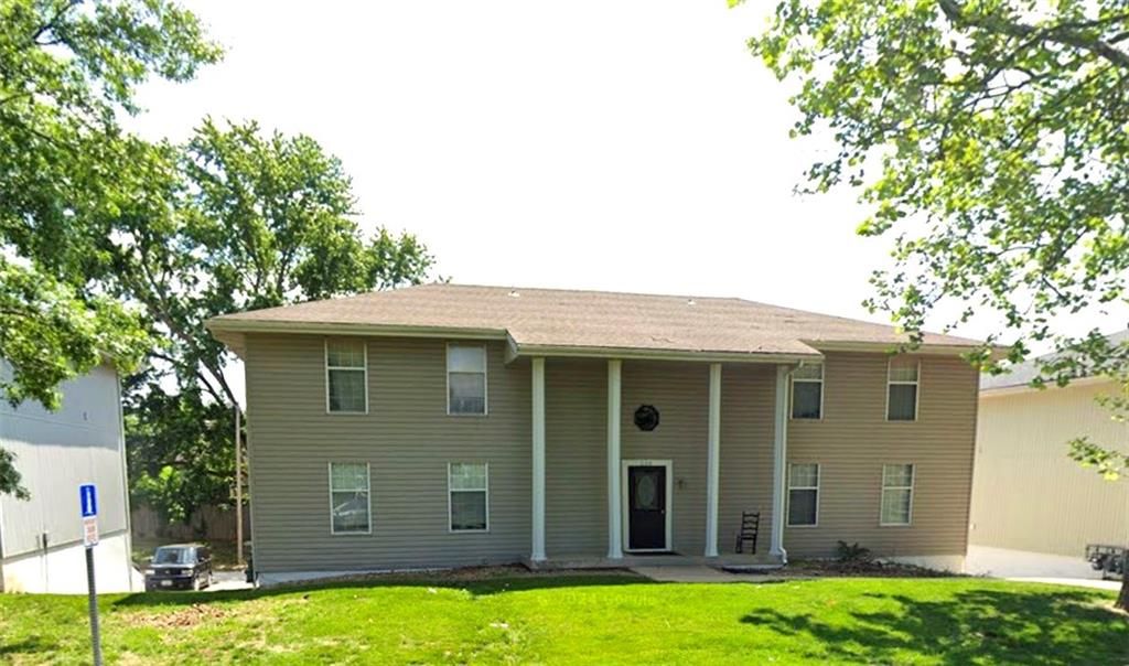 209 NW Barr Road, Grain Valley, MO 64029