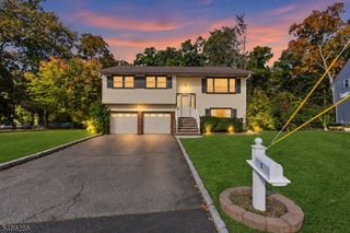 5 Downstream Dr, Mount Olive Twp., NJ 07836