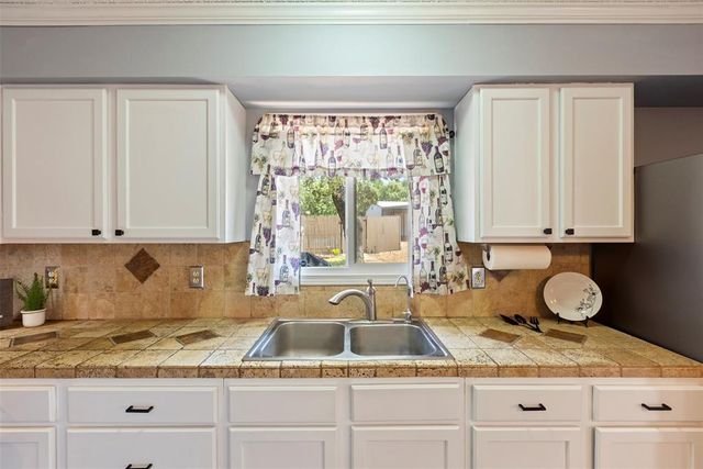 329326 E 1021 Road, Harrah, OK 73045