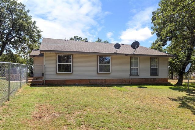 329326 E 1021 Road, Harrah, OK 73045