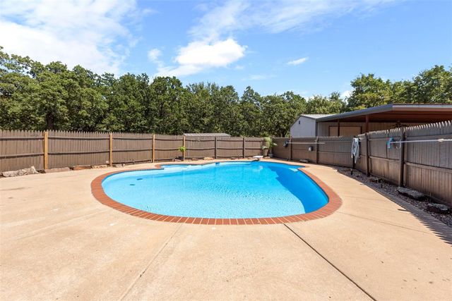 329326 E 1021 Road, Harrah, OK 73045