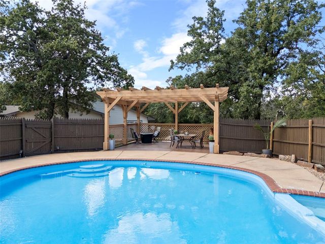 329326 E 1021 Road, Harrah, OK 73045