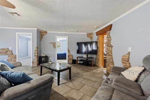 329326 E 1021 Road, Harrah, OK 73045