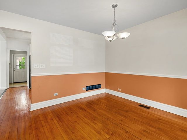 1006 Pine Street, Fox River Grove, IL 60021