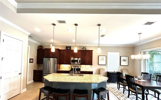 5033 LAKE OVERLOOK AVENUE, Bradenton, FL 34208