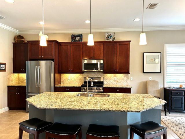 5033 LAKE OVERLOOK AVENUE, Bradenton, FL 34208