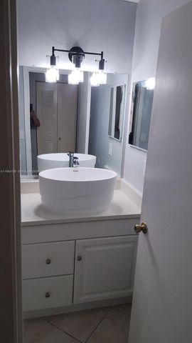 9999 Summerbreeze Dr 715, Sunrise, FL 33322