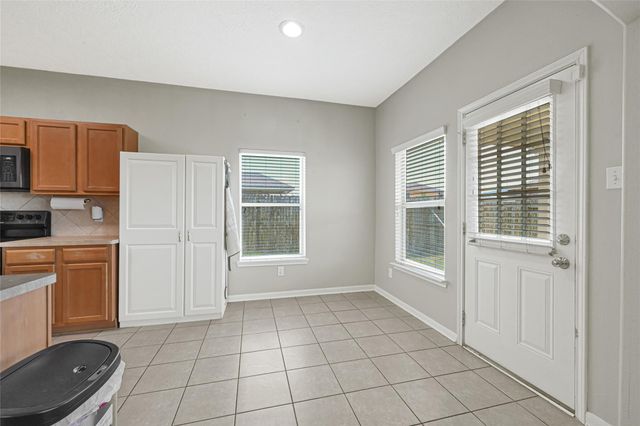 206 Range Lane, Baytown, TX 77523