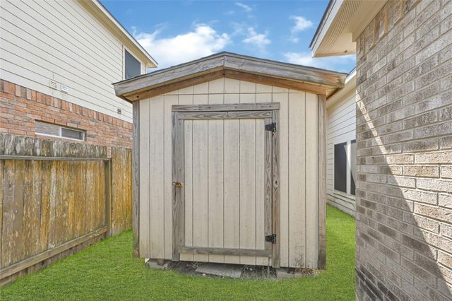 206 Range Lane, Baytown, TX 77523