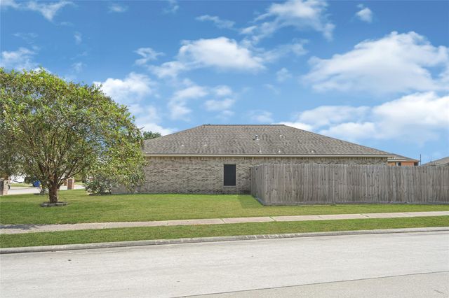 206 Range Lane, Baytown, TX 77523