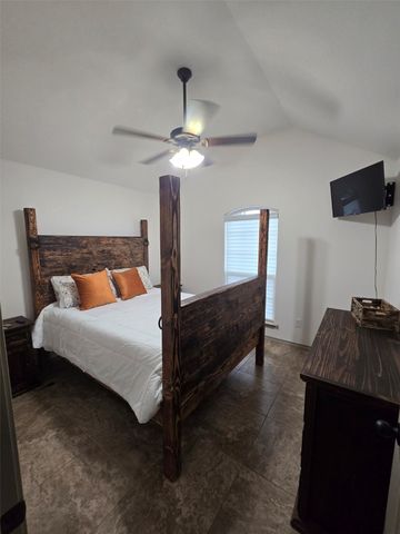 1307 Cochise Trail, Granbury, TX 76048