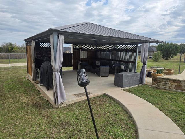 1307 Cochise Trail, Granbury, TX 76048