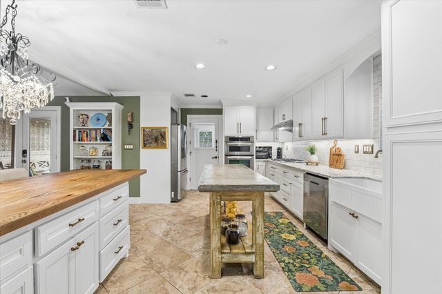5531 Lymbar Drive, Houston, TX 77096
