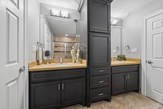 5531 Lymbar Drive, Houston, TX 77096