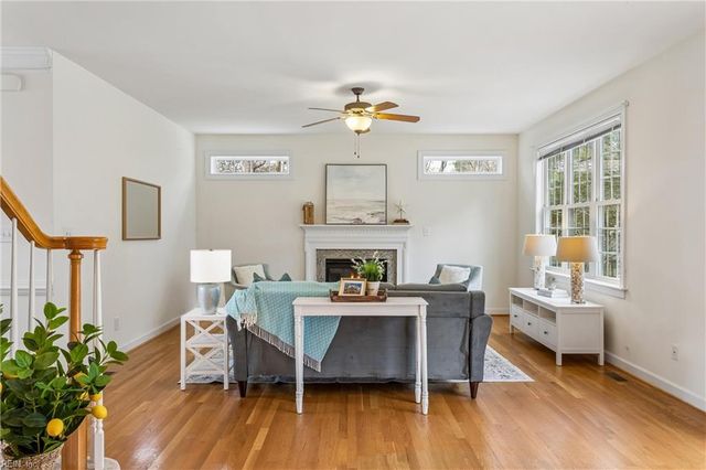 208 Tabb LN, Yorktown, VA 23693