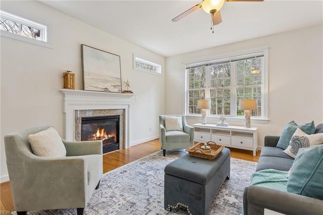 208 Tabb LN, Yorktown, VA 23693