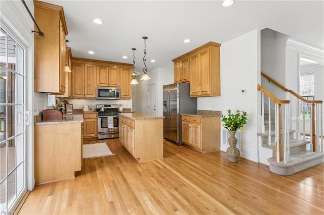 208 Tabb LN, Yorktown, VA 23693