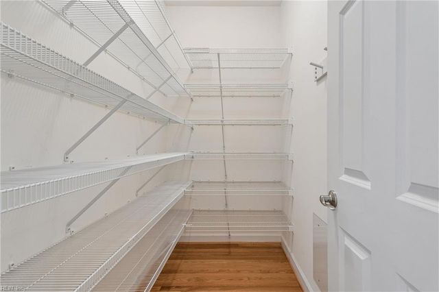 208 Tabb LN, Yorktown, VA 23693