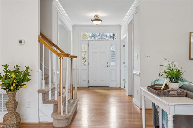 208 Tabb LN, Yorktown, VA 23693