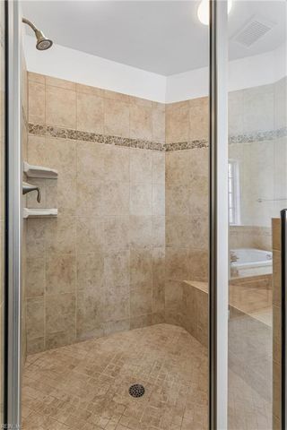 208 Tabb LN, Yorktown, VA 23693