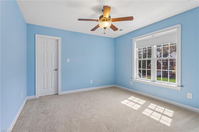 208 Tabb LN, Yorktown, VA 23693