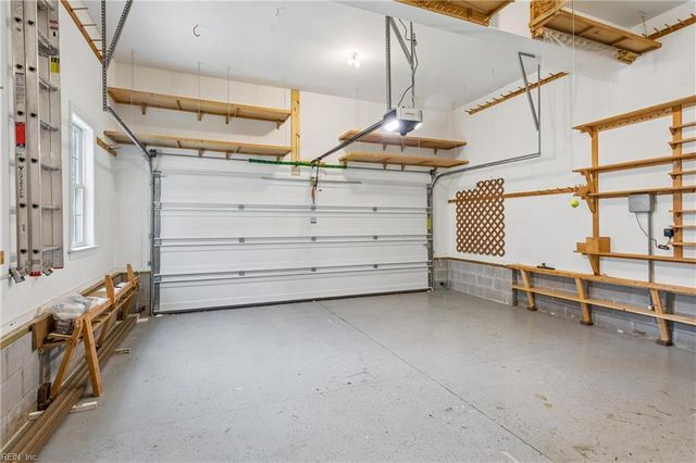 208 Tabb LN, Yorktown, VA 23693