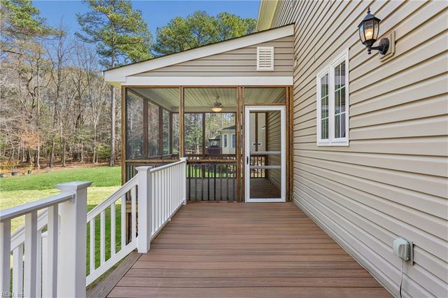 208 Tabb LN, Yorktown, VA 23693